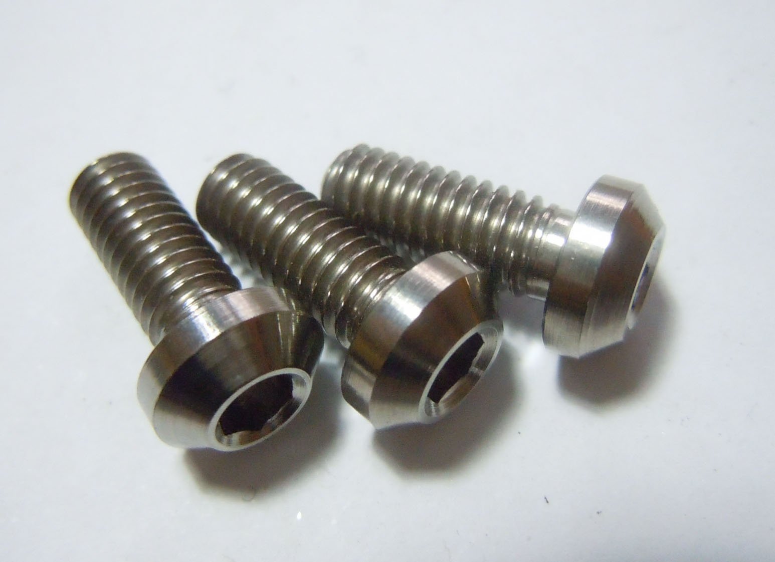 titanium screw